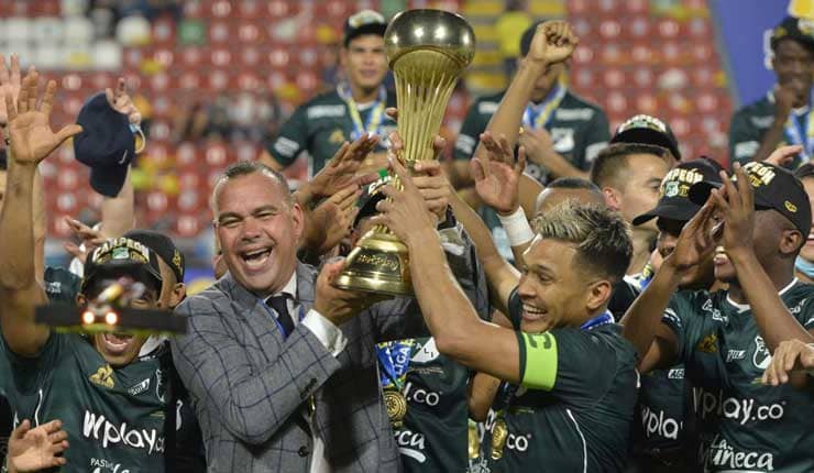 Deportivo Cali celebrate winning the Colombian Primera in 2021