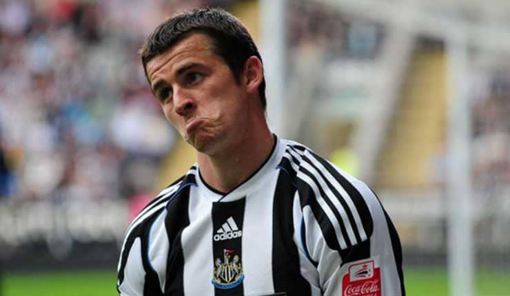 Joey Barton frowning while playing for Newcastle United